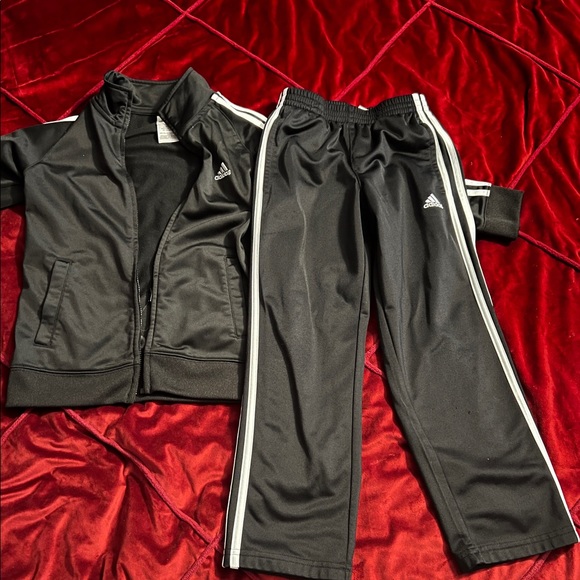 Adidas outfit - Picture 1 of 1